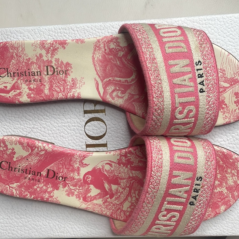 Offwhite/Salmon Christian Dior Sandal / Dway Toile De  / Eu Size 38